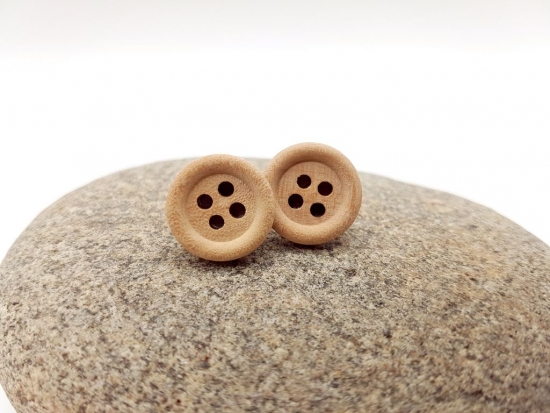 Preview: Schlichte beige Holzknopf Ohrstecker Natur Button